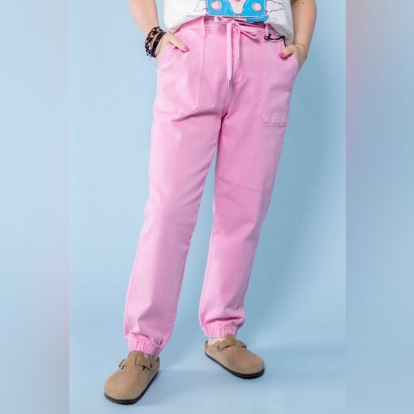 NWT Judy Blue Women’s High Waisted Light Pink Jogger In Size 7/28 - Picture 1 of 9